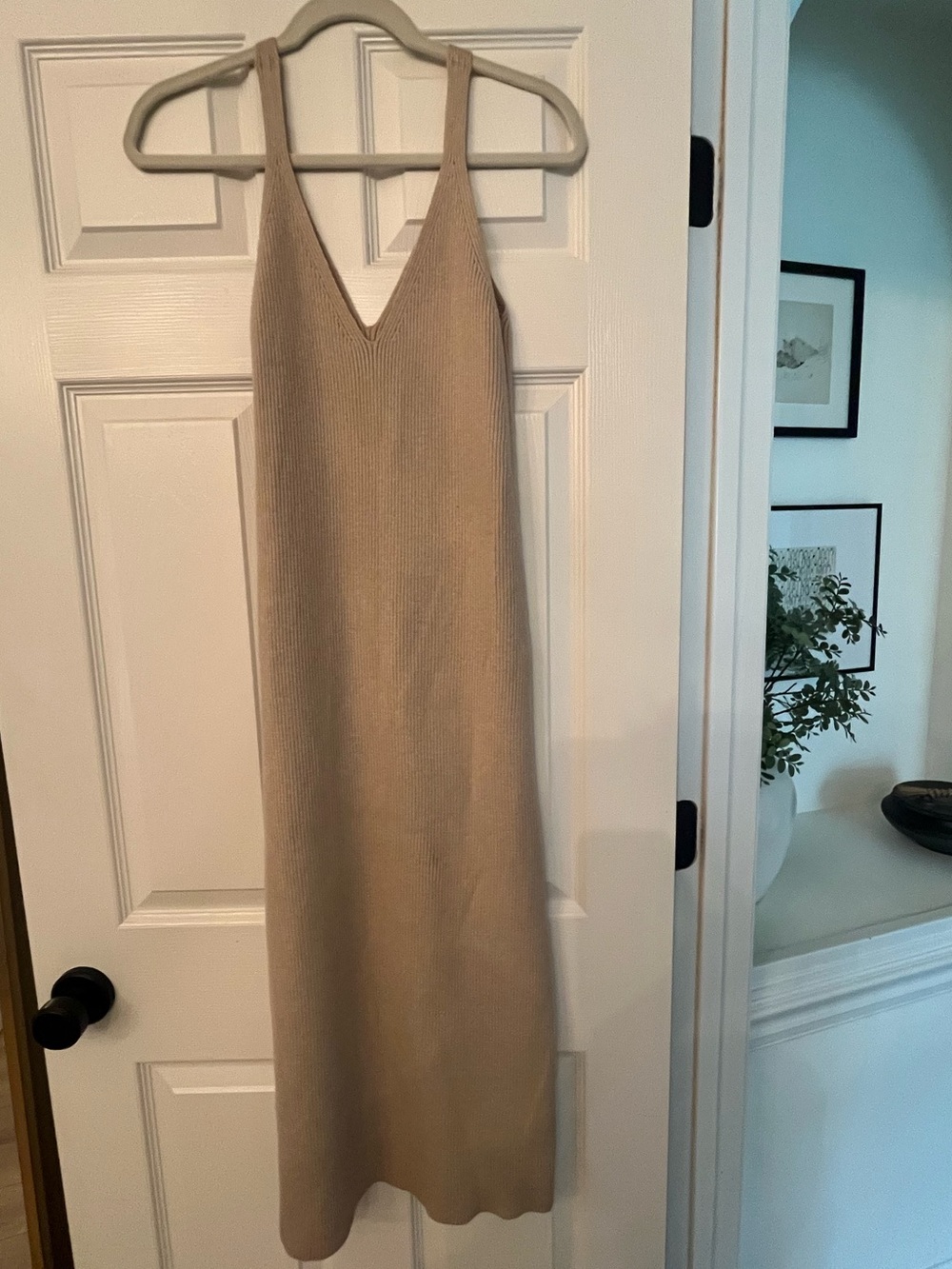 Zara Beige V‑Neck Midi ribbed sleeveless dress size M